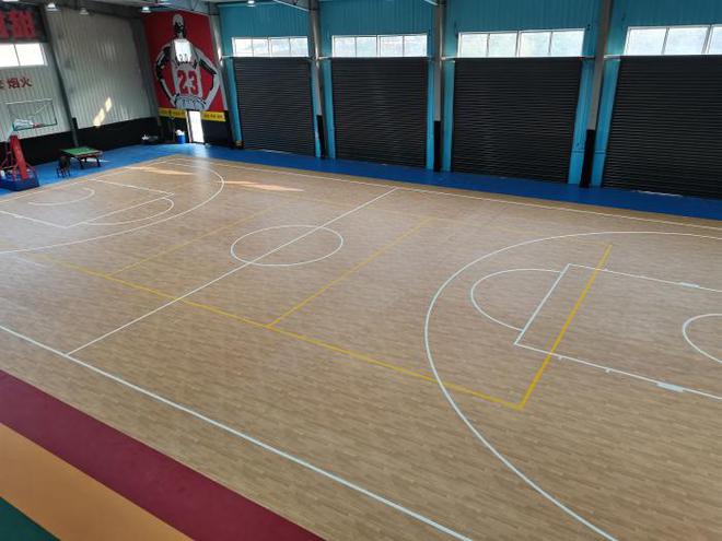 篮球场地胶运动空间地宝马娱乐面材料的新选择